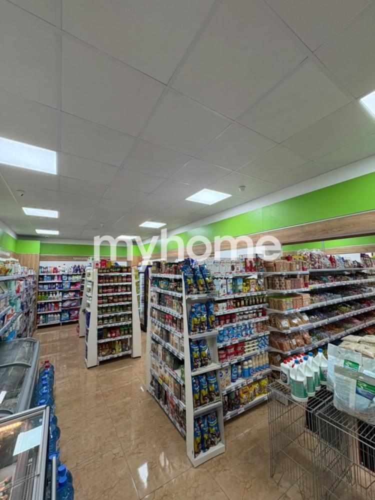 Badamdar qəsəbəsində 180m² obyekt satılır Badamdar qəsəbəsində 180m² obyekt satılır
