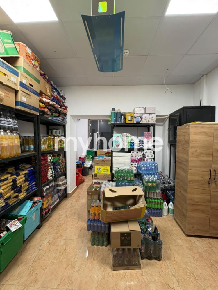 Badamdar qəsəbəsi 180m² obyekt satılır