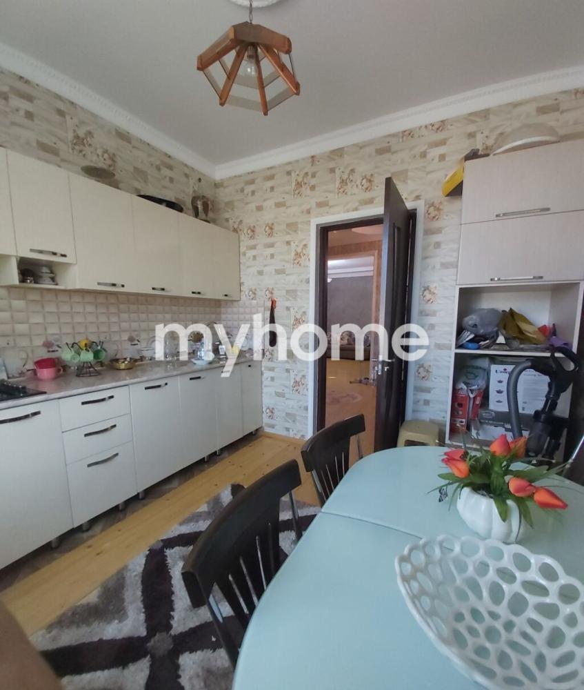 Binəqədi qəsəbəsi 160m² həyət evi satılır