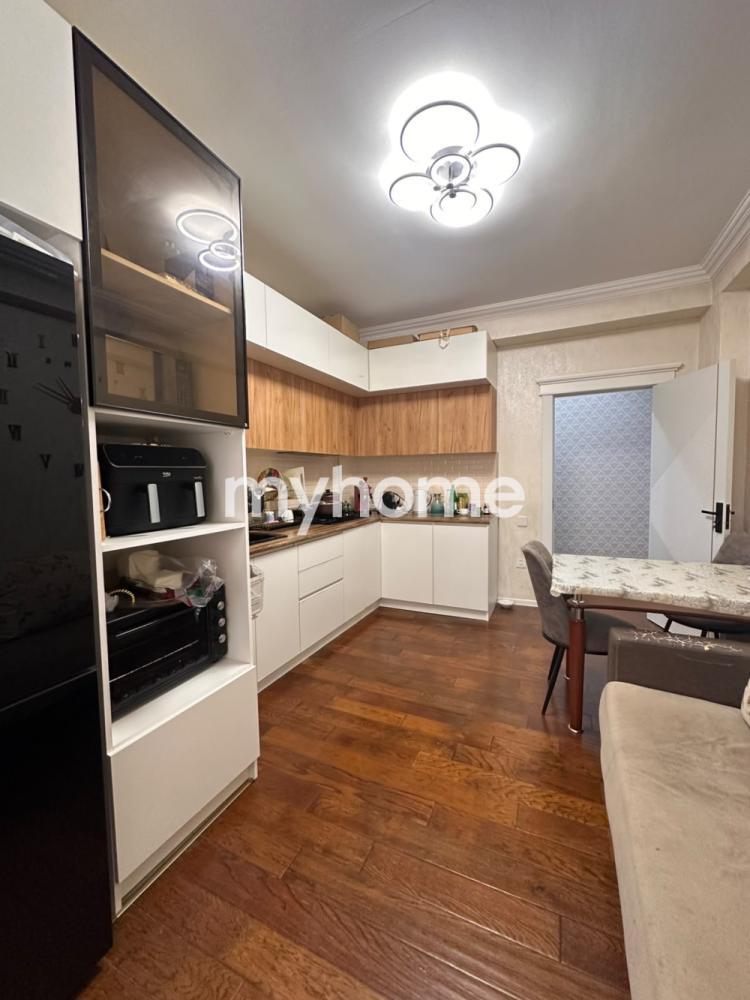 Yeni Yasamal qəsəbəsi 115m² mənzil satılır