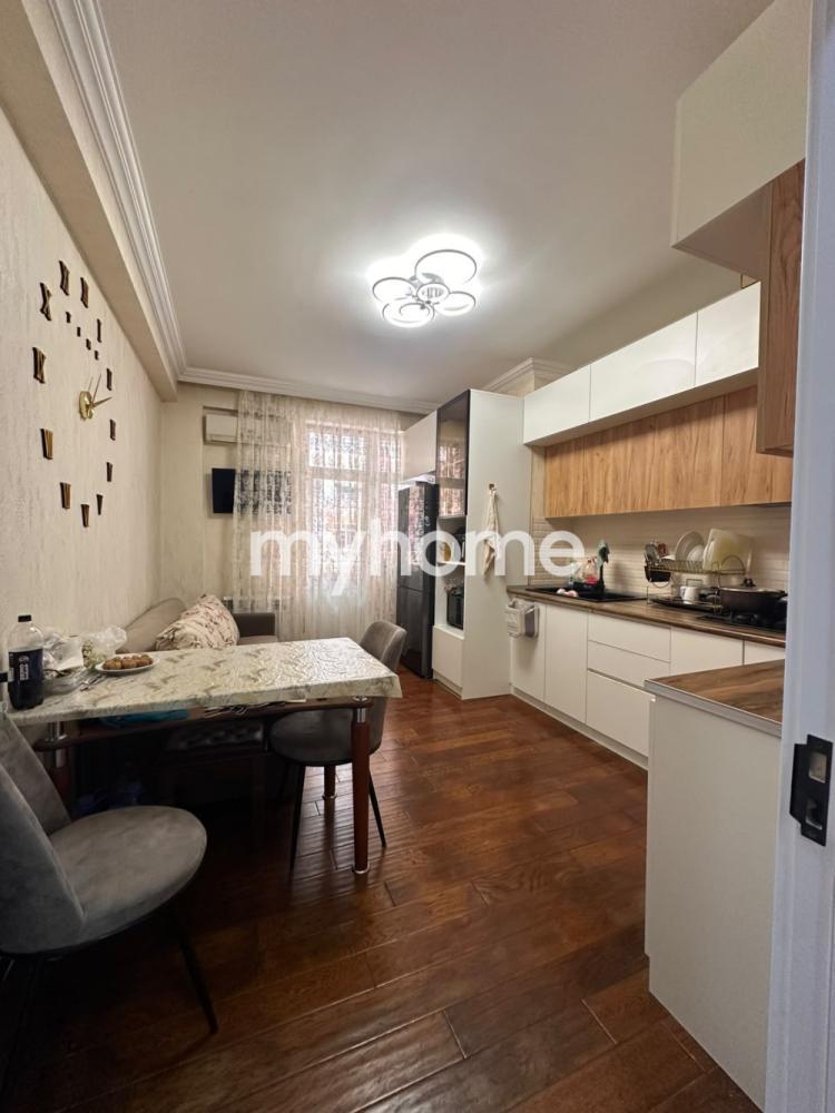Yeni Yasamal qəsəbəsi 115m² mənzil satılır