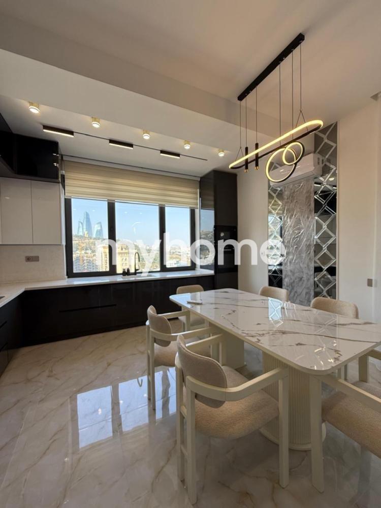 Bayıl qəsəbəsində 220m² mənzil satılır Bayıl qəsəbəsində 220m² mənzil satılır