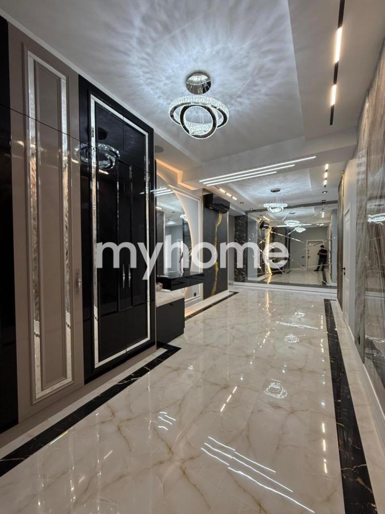Bayıl qəsəbəsində 220m² mənzil satılır Bayıl qəsəbəsində 220m² mənzil satılır