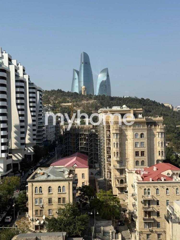 Bayıl qəsəbəsində 220m² mənzil satılır Bayıl qəsəbəsində 220m² mənzil satılır