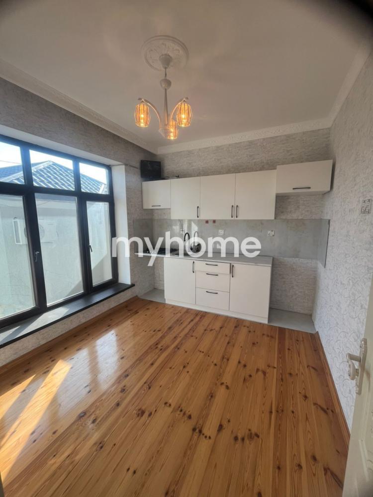 Buzovna qəsəbəsi 100m² həyət evi satılır