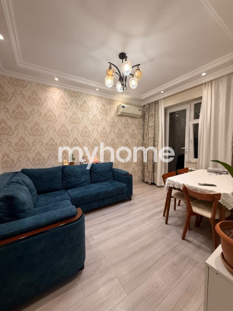 Əhmədli qəsəbəsi 76m² mənzil satılır