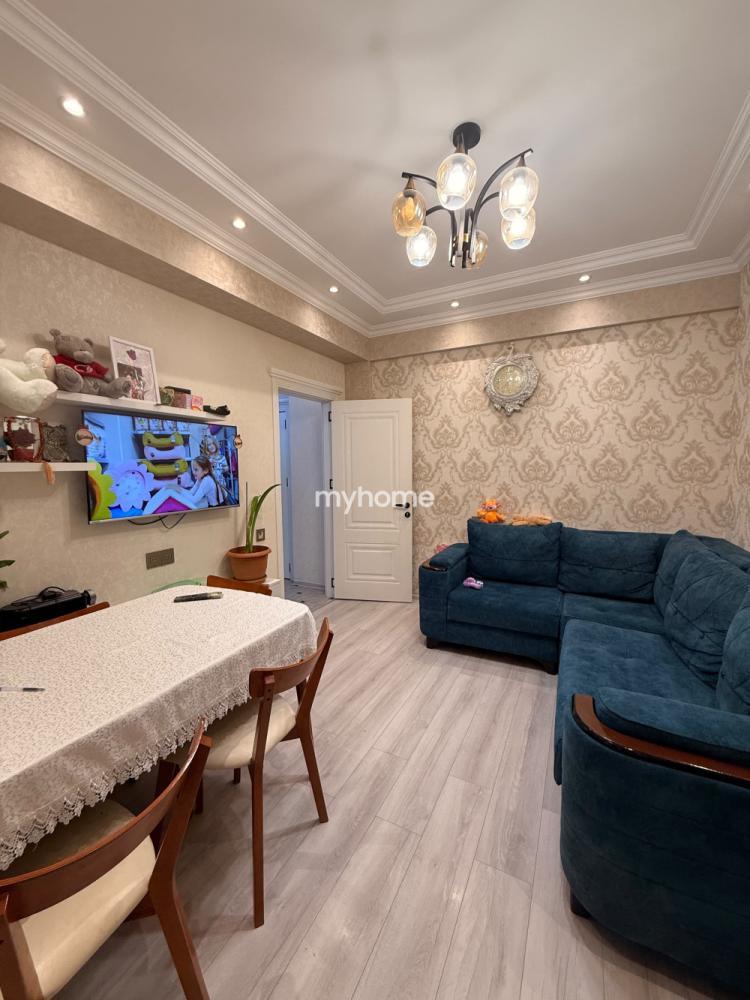 Əhmədli qəsəbəsi 76m² mənzil satılır