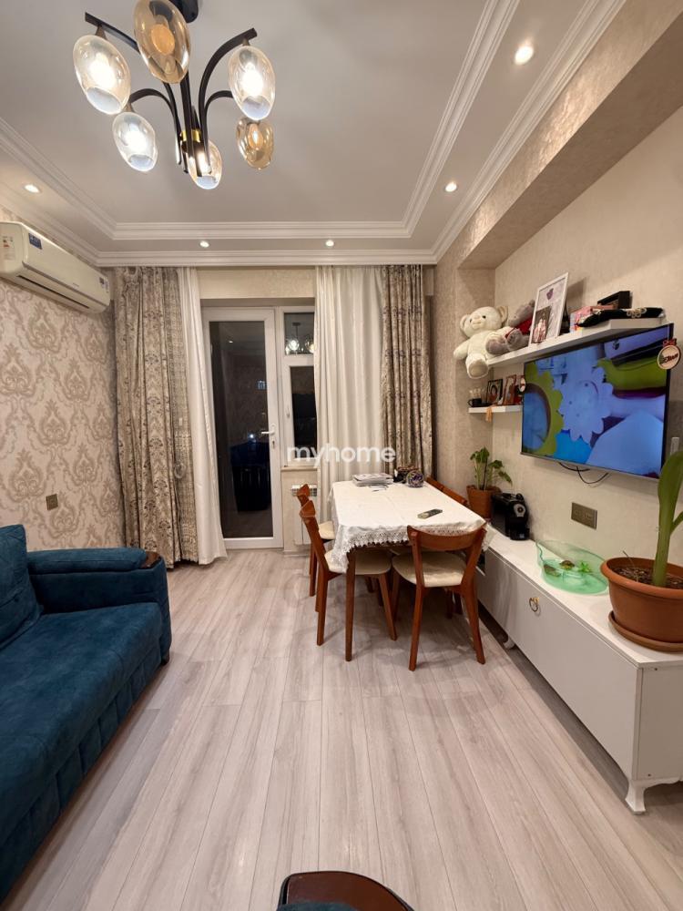 Əhmədli qəsəbəsi 76m² mənzil satılır