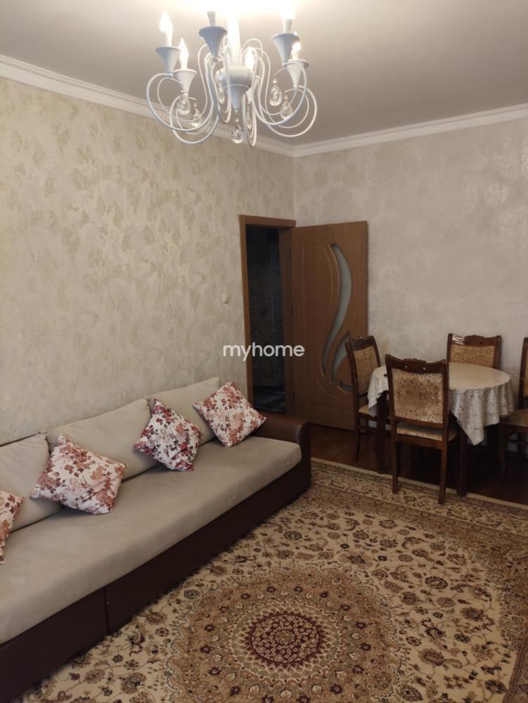 Əhmədli qəsəbəsi 80m² mənzil satılır