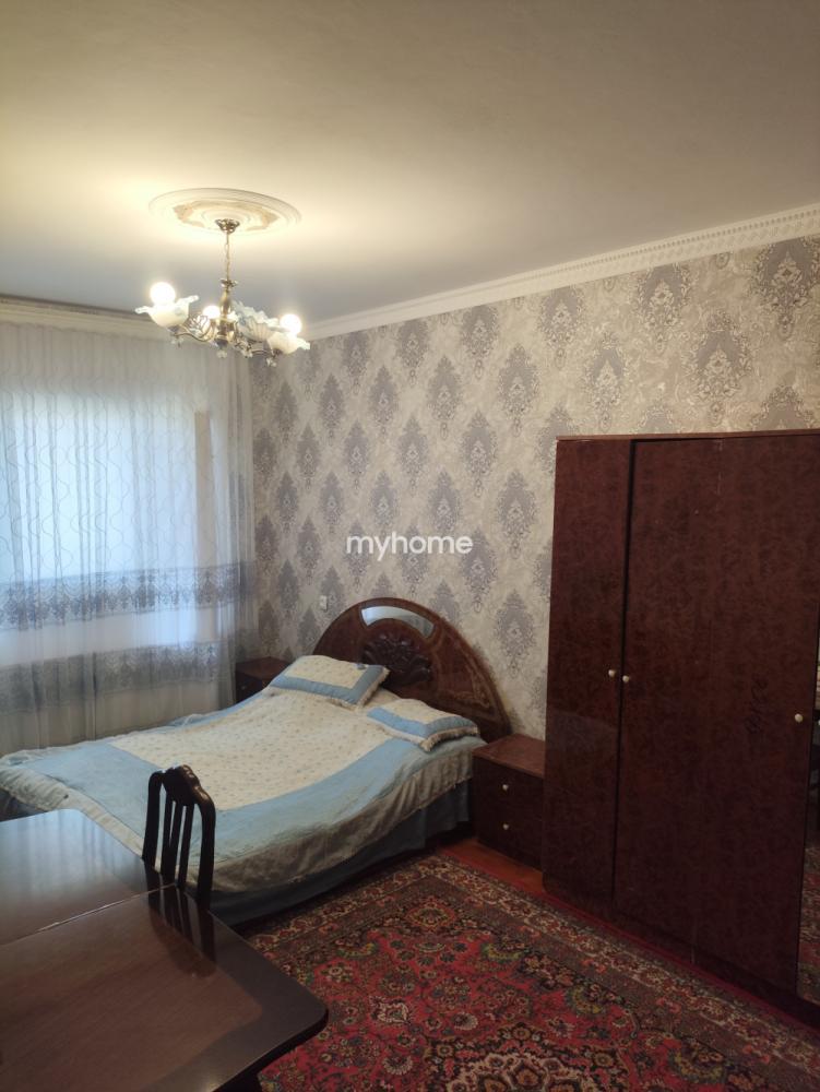 Əhmədli qəsəbəsi 80m² mənzil satılır