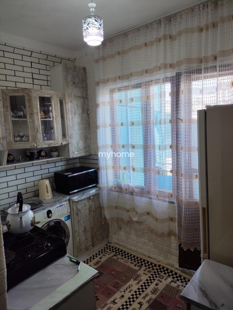 Əhmədli qəsəbəsində 80m² mənzil satılır Əhmədli qəsəbəsində 80m² mənzil satılır